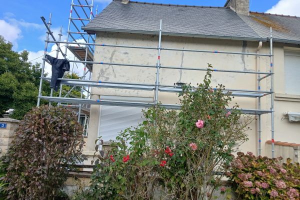 Enduits à la chaux sur murs en pierre — Enduits à Côte d'Émeraude