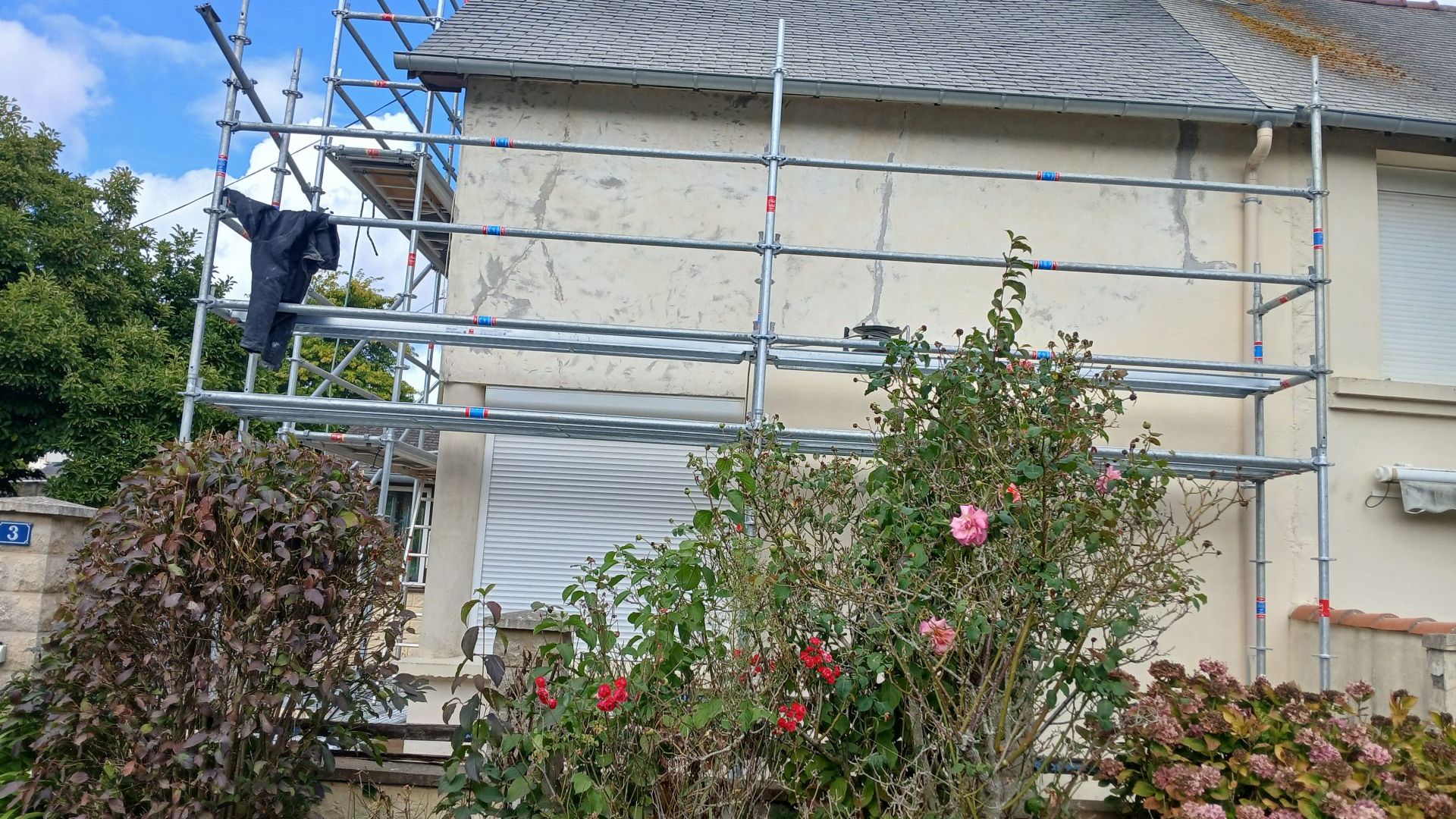 Enduits à la chaux sur murs en pierre — Enduits à Côte d'Émeraude