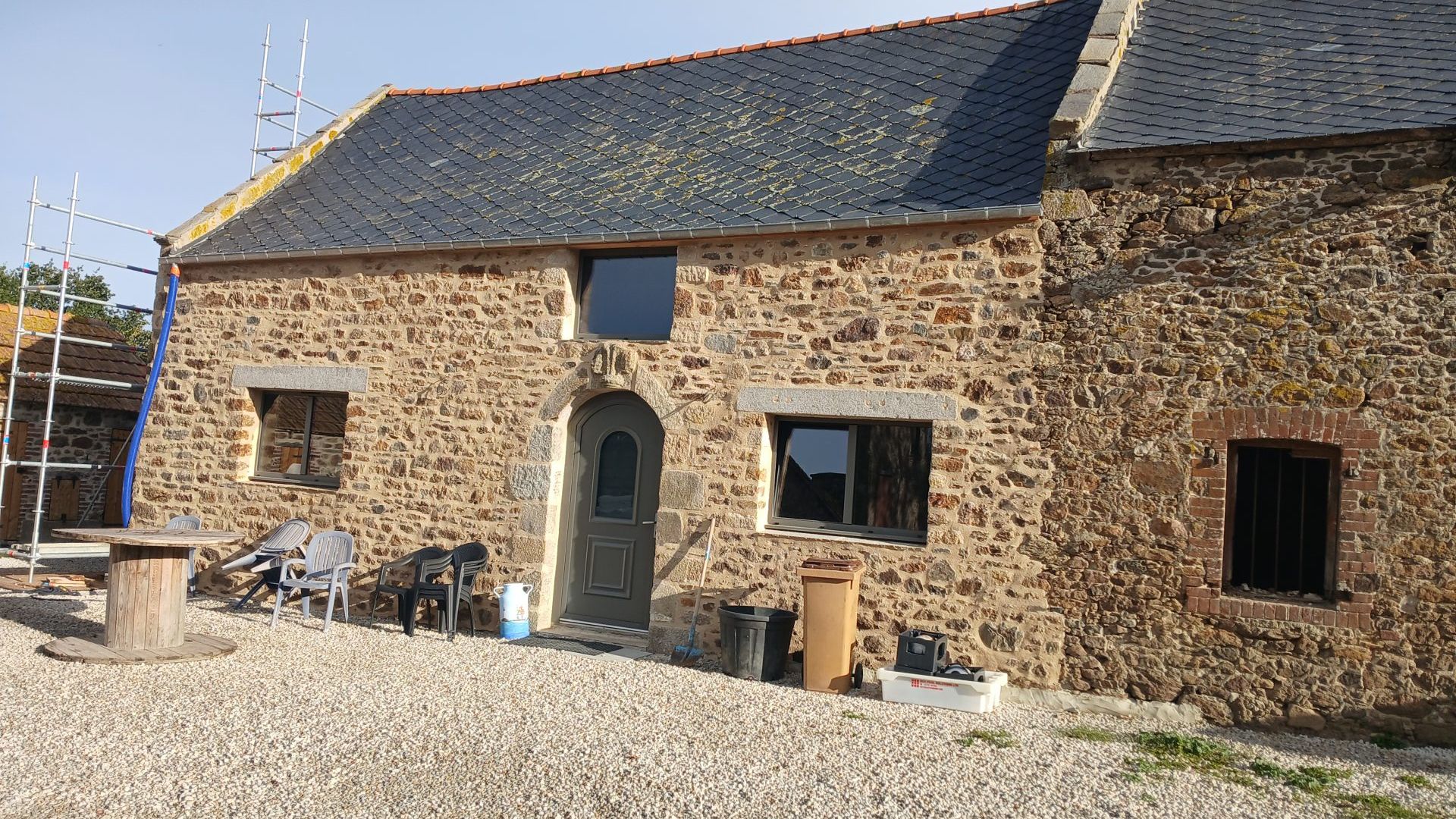 Réhabilitation d'un corps de ferme — Maçonnerie pierre à Côte d'Émeraude